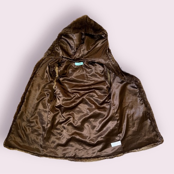 Hooded Faux Fur Vest (Burning Man Ready!) - Picture 8 of 11